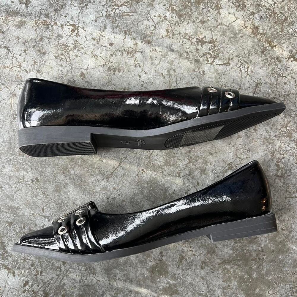 Forever Link Black Patent Pointed Toe Buckle Flats Grommet Hardware Edgy 7.5 - Picture 6 of 8